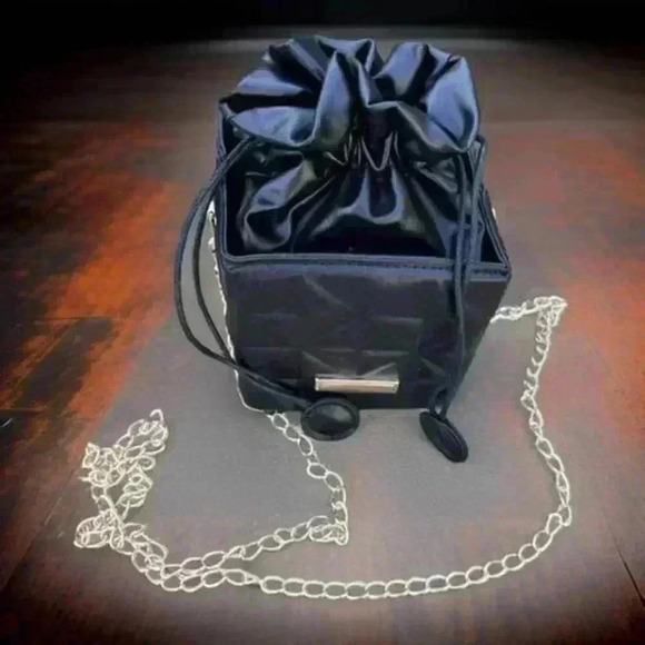 Quilted Box Purse - Picture 1 of 5